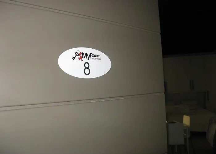 Myroom Center Flat *